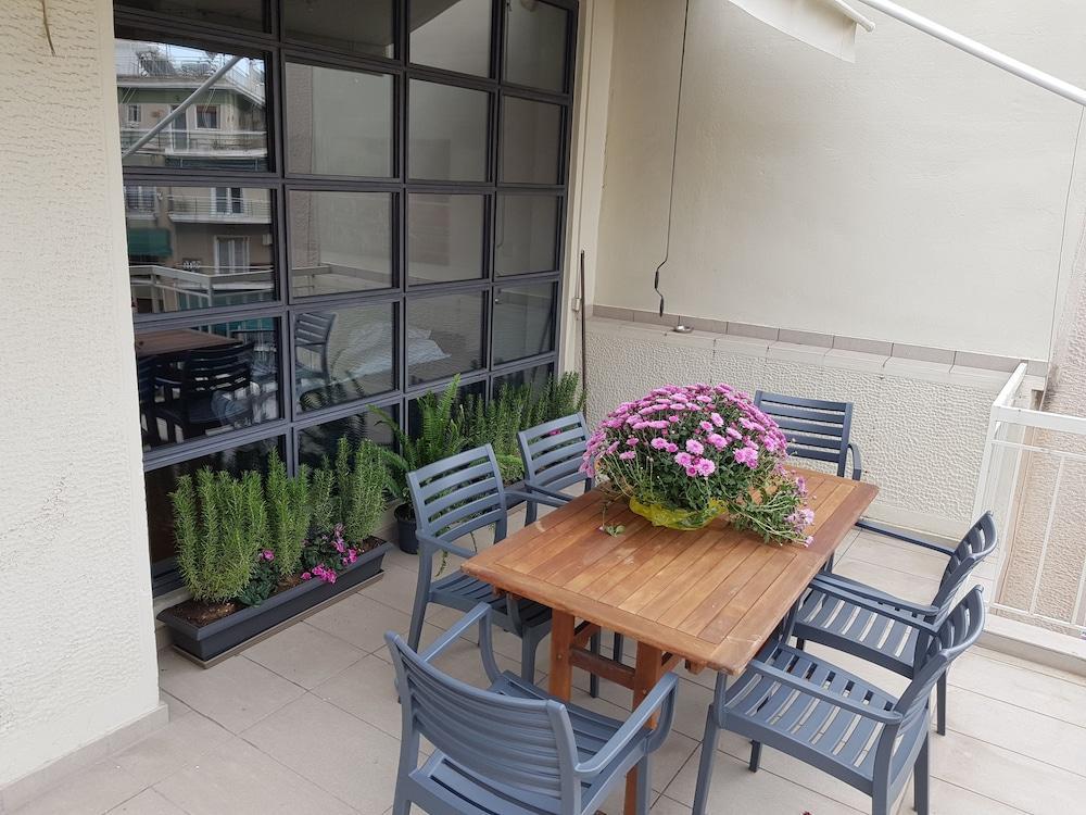75 m2, 3 yatak odalı, 2 banyolu , Acropolis - Koukaki bölgesinde Atina Dış mekan fotoğraf
